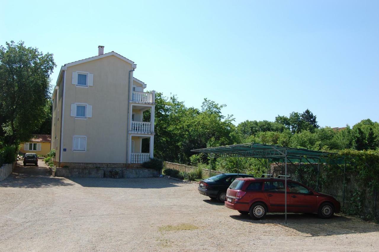 Apartments Novak By El-Pi Tours Malinska Exteriör bild