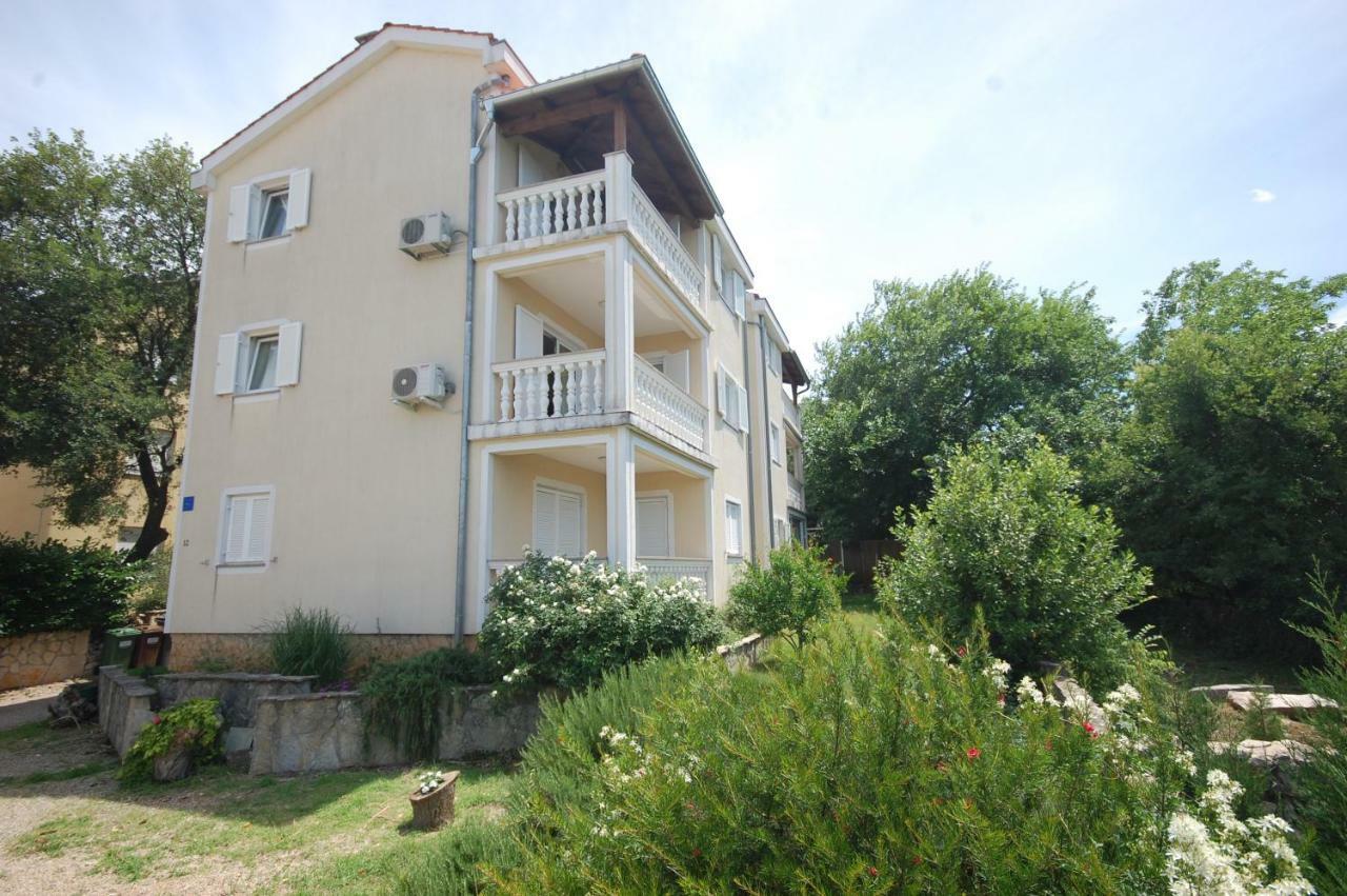 Apartments Novak By El-Pi Tours Malinska Exteriör bild